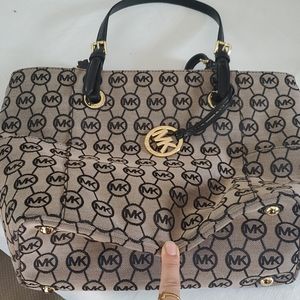 Michael Kors Signature Tote